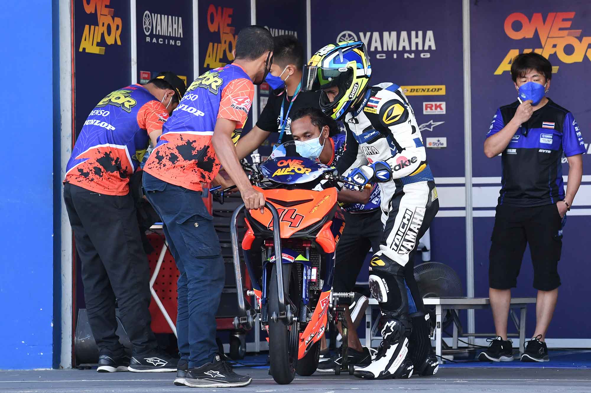 PEERAPONG SETS THE PACE FOR UB150