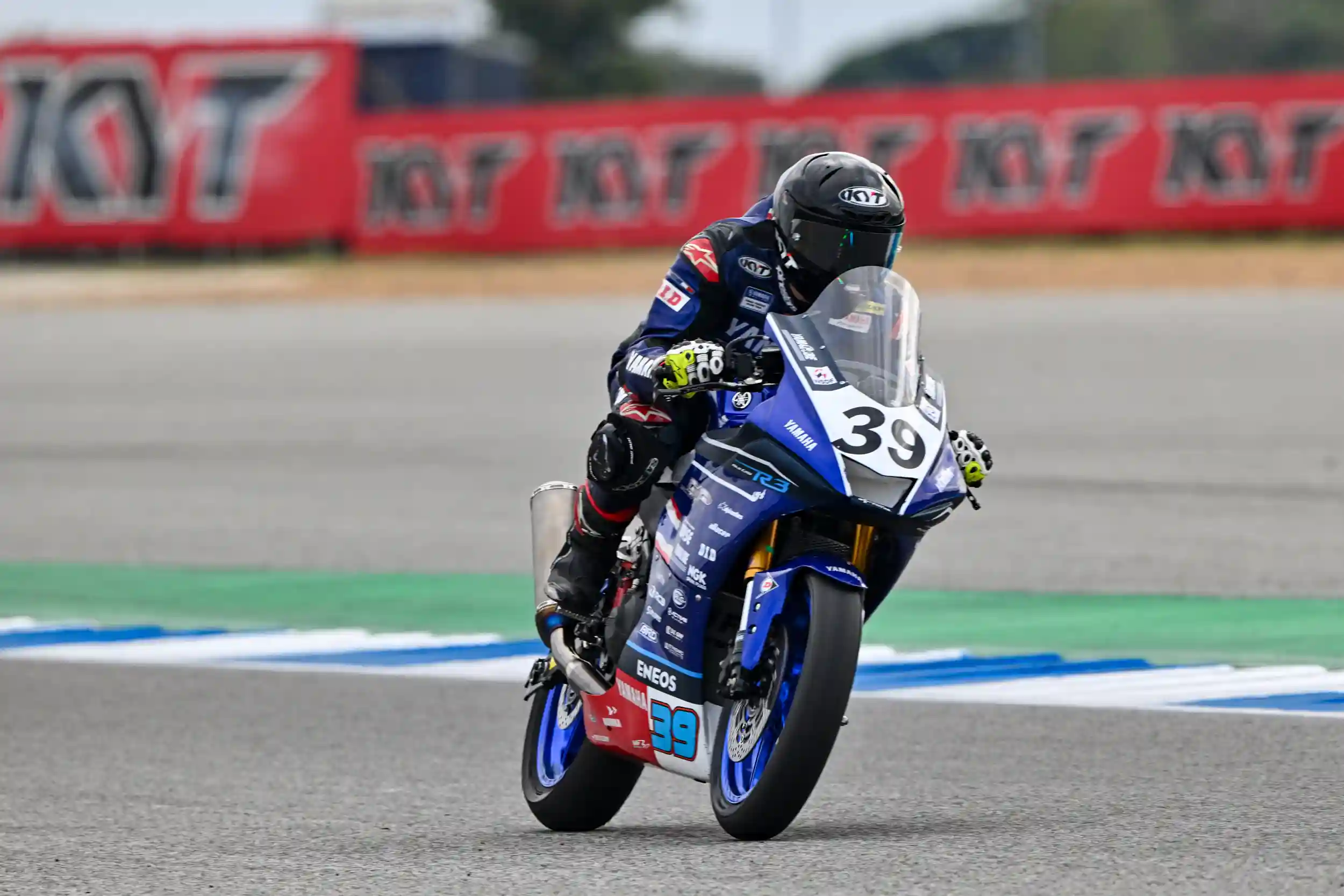 KRITTAPAT SET BLISTERING PACE