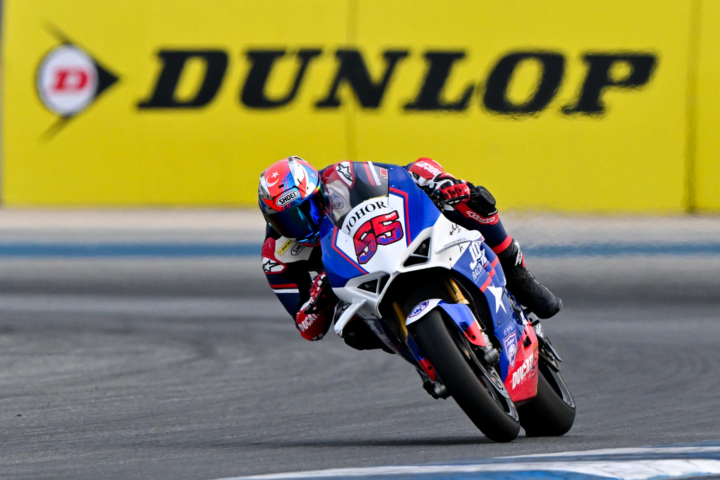 HAFIZH HELD OFF RIVALS