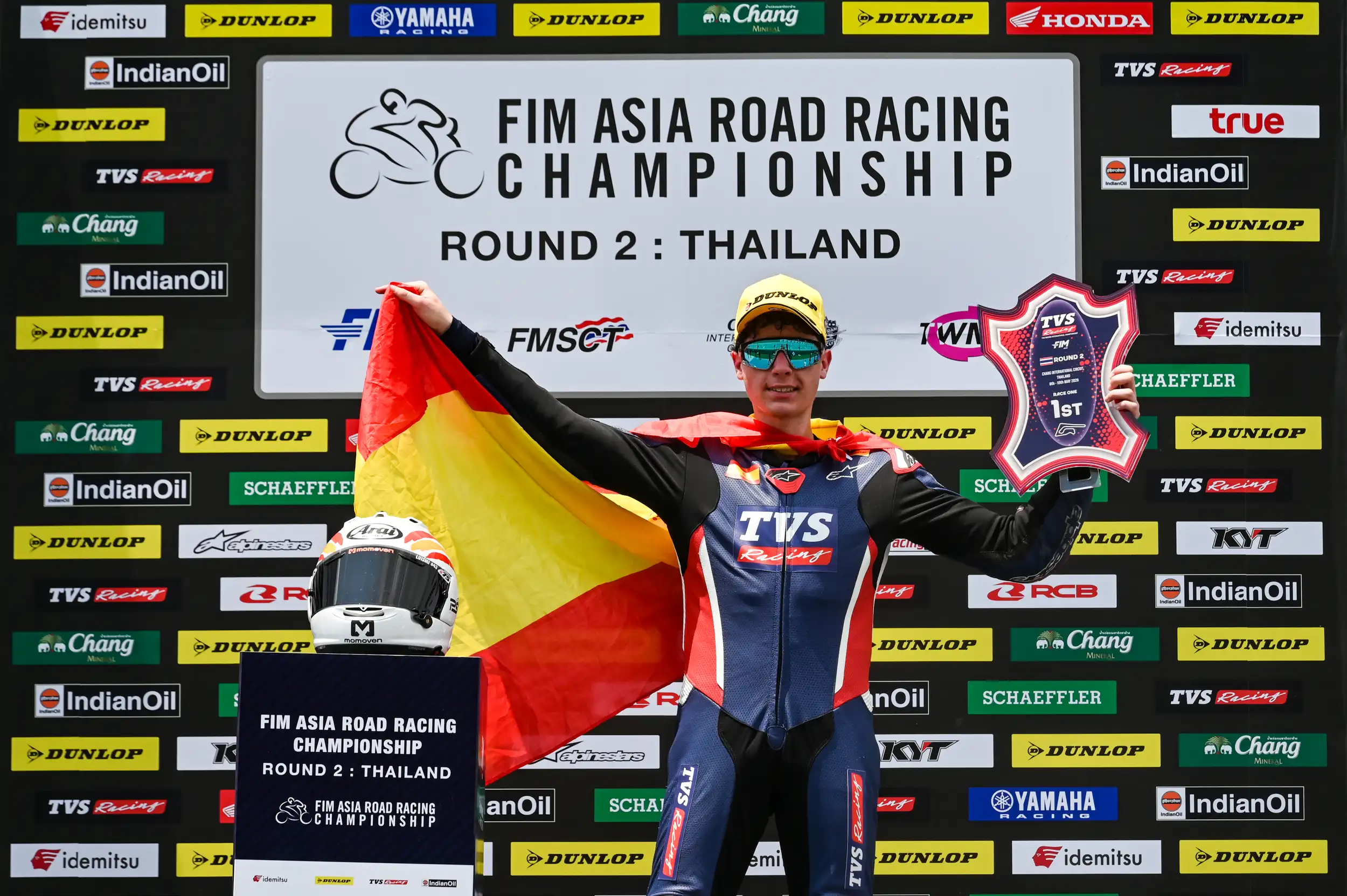 LUIS EDGED EPIC DUEL