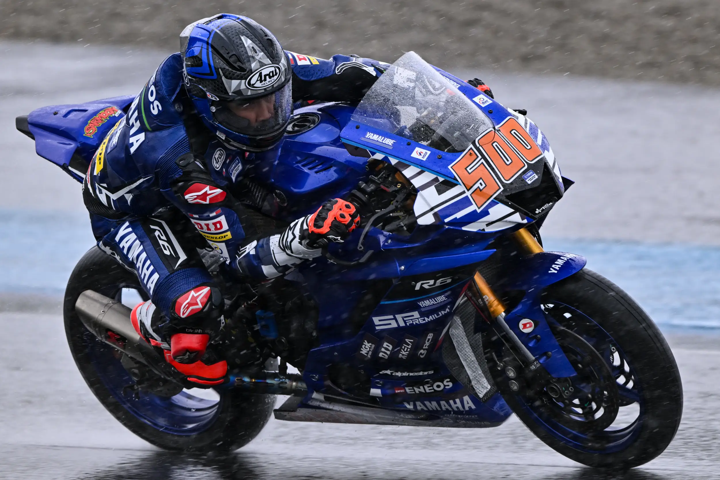 ANUPAB OUTSHONE JAPANESE RIDER IN MOTEGI